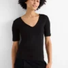V-neck T-shirt - slim fit black