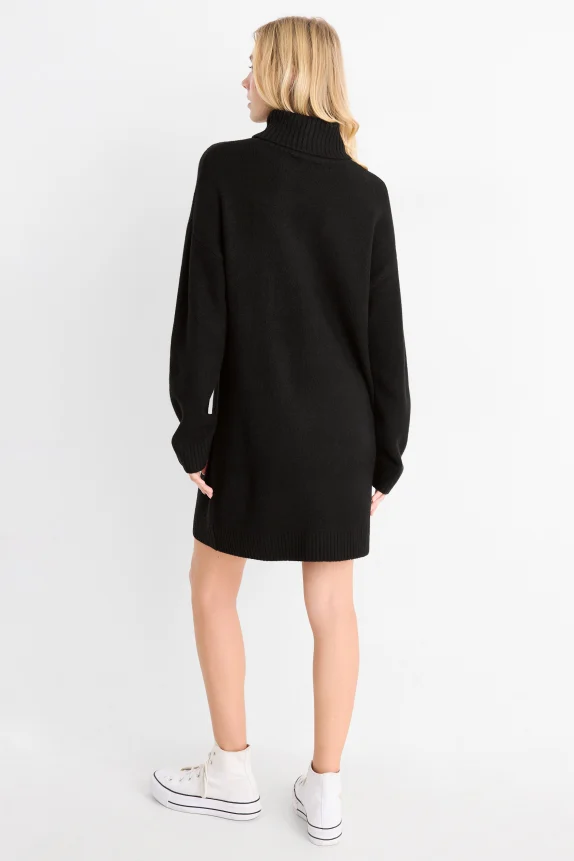 Knitted dress black