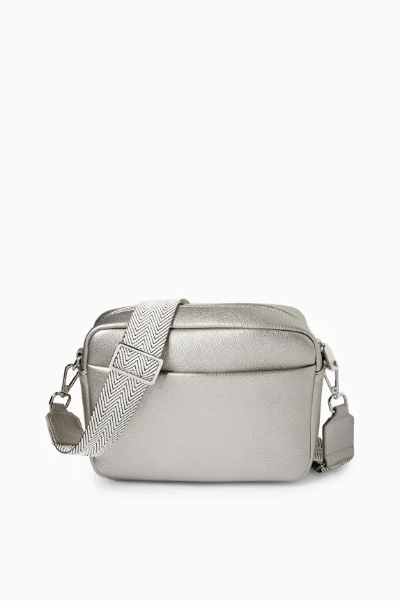 Crossbody bag with detachable bag strap - faux leather silver