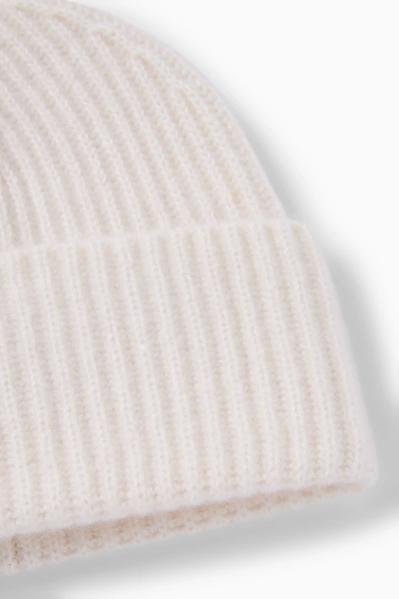 Cashmere beanie - ribbed cremewhite