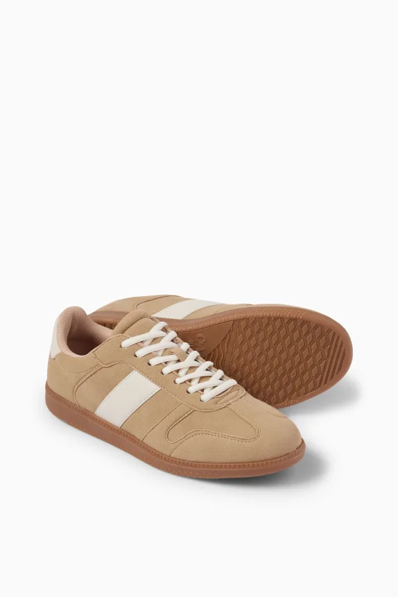 Trainers - faux suede beige