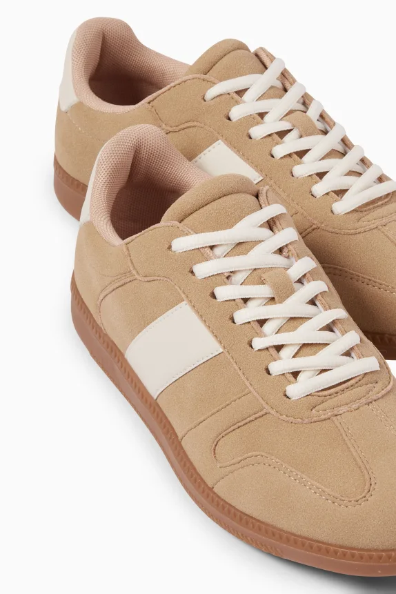 Trainers - faux suede beige