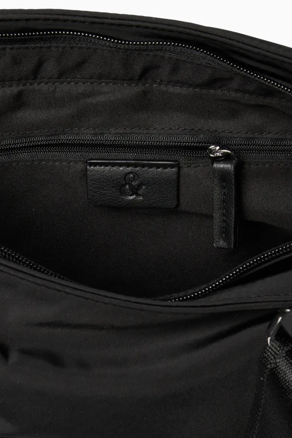 Shoulder bag black