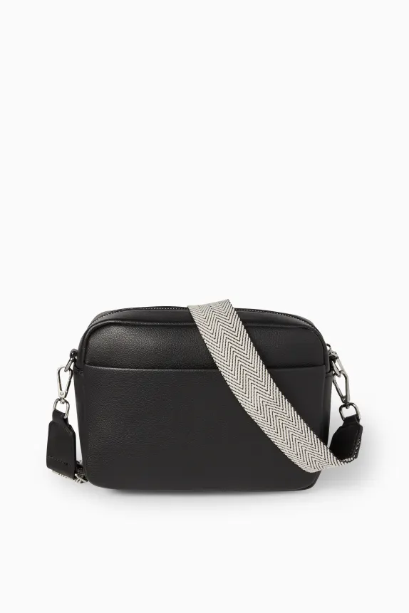 Crossbody bag with detachable bag strap - faux leather black