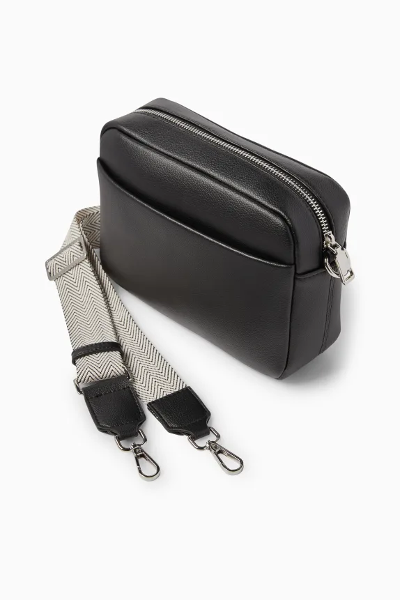 Crossbody bag with detachable bag strap - faux leather black