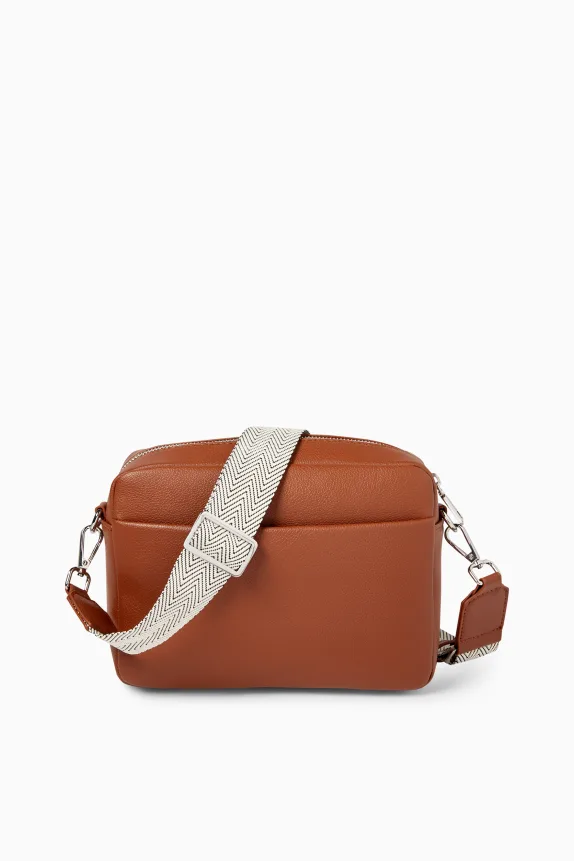 Crossbody bag with detachable bag strap - faux leather brown