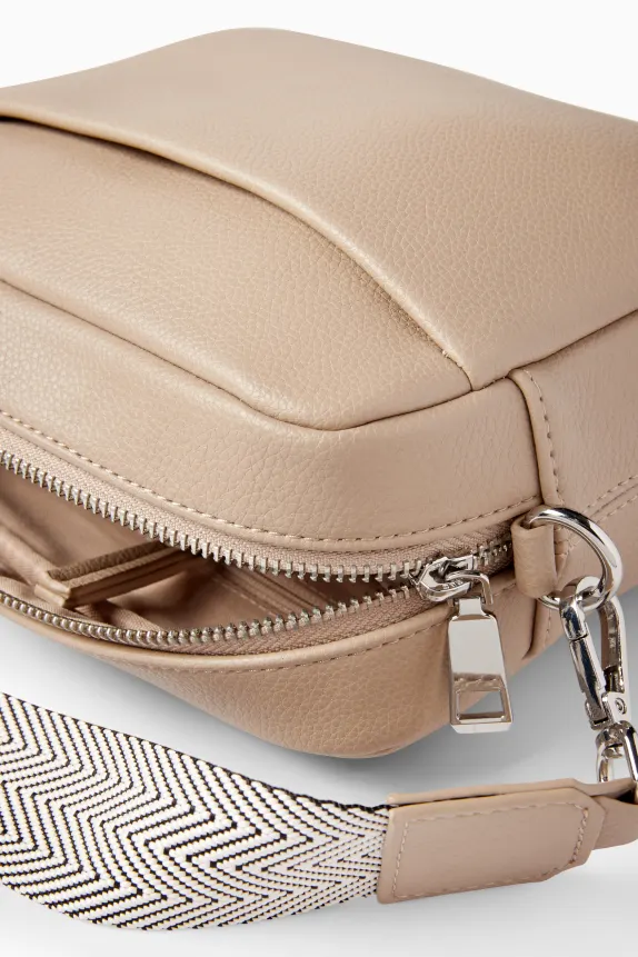Crossbody bag with detachable bag strap - faux leather beige