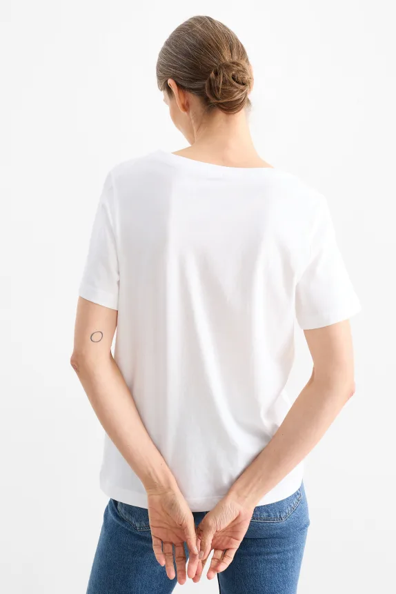 V-neck T-shirt - regular fit white