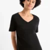 V-neck T-shirt - regular fit black