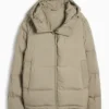 Quilted jacket with hood - water-repellent light green