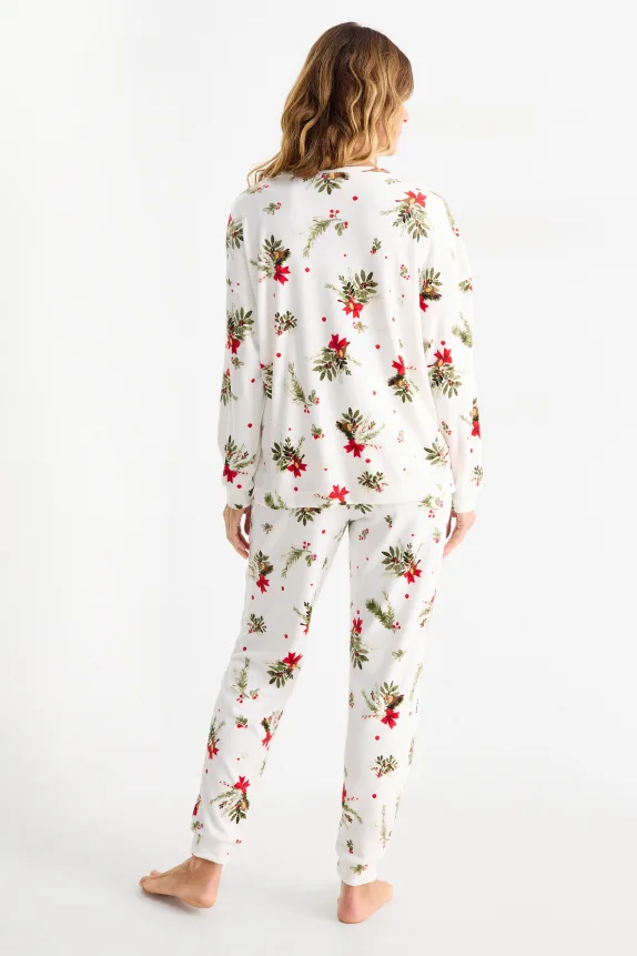 Christmas pyjamas - mistletoe cremewhite