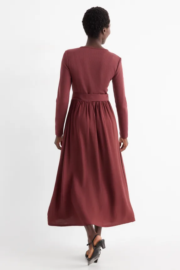 Fit & flare dress with belt bordeaux