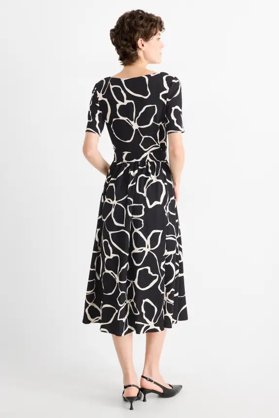 Fit & flare dress with belt - floral - textured black / white