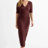 V-neck dress - straight fit - textured bordeaux