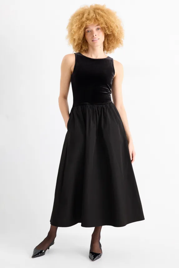 Fit & flare dress black