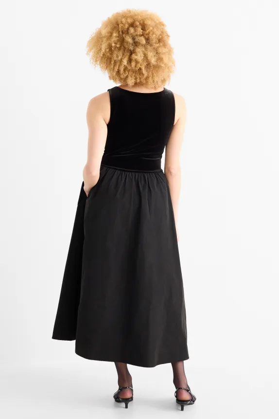 Fit & flare dress black