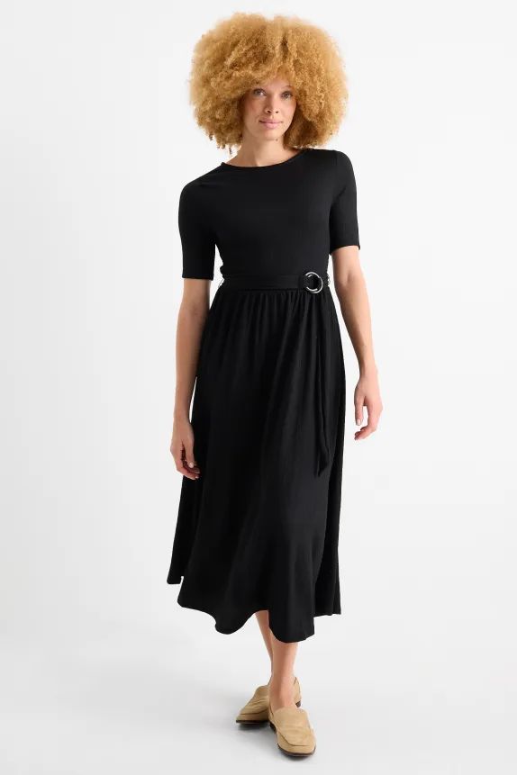 Fit & flare dress with belt - textured black