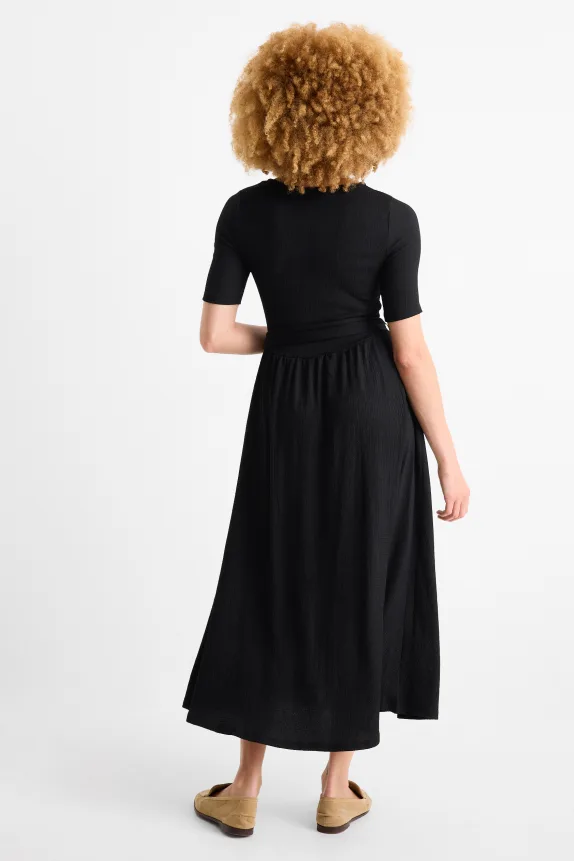 Fit & flare dress with belt - textured black