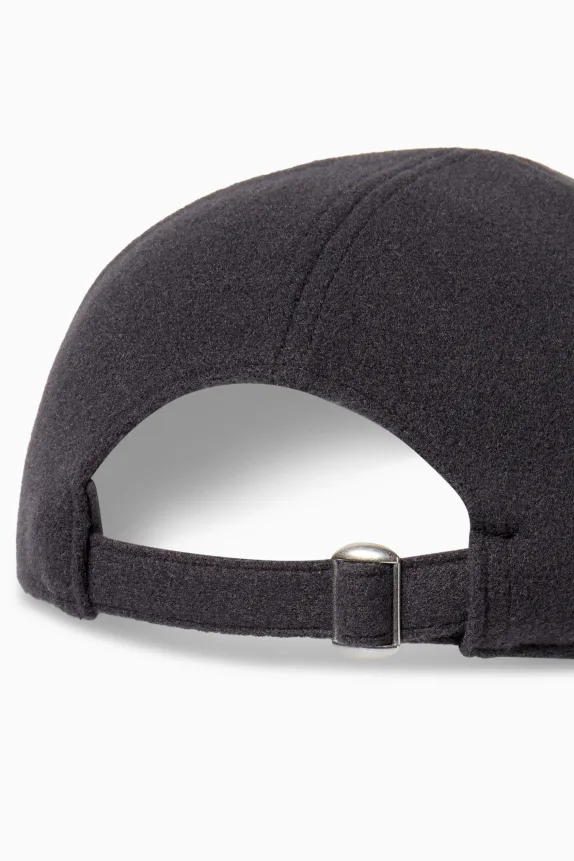 Cap dark gray