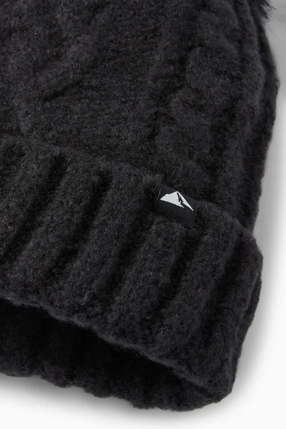 Pom-pom ski hat - cable knit pattern black