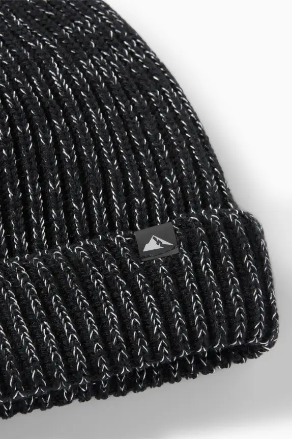 Hat - ribbed black