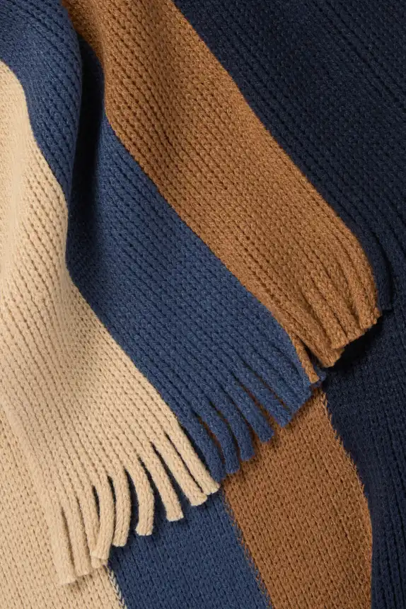Knitted scarf - striped blue