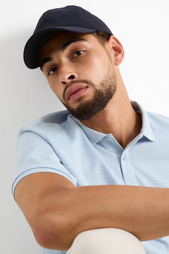 Cap dark blue