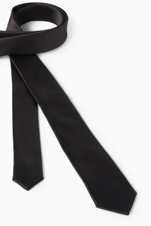 Tie black