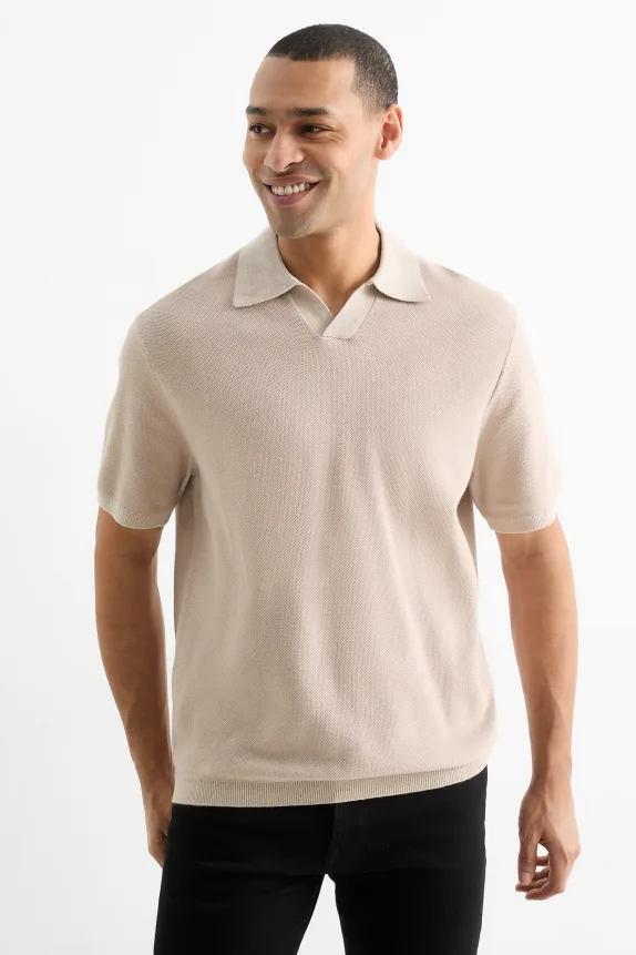 Knitted polo shirt - regular fit - textured light beige