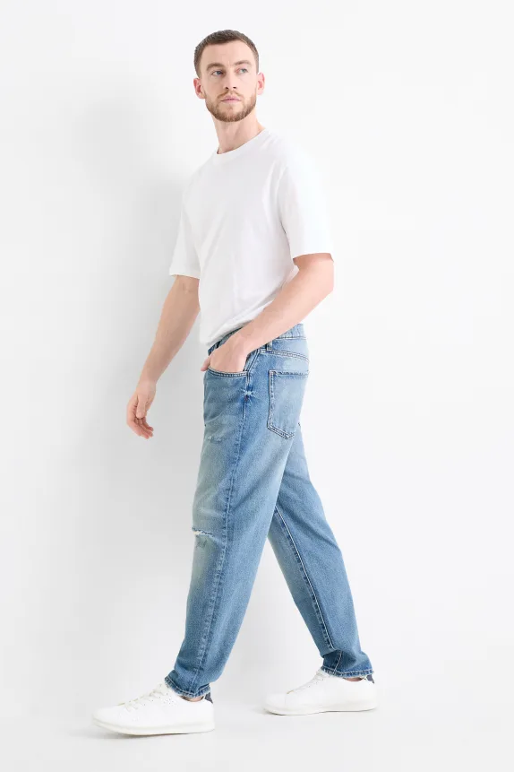 Relaxed tapered jeans blue denim