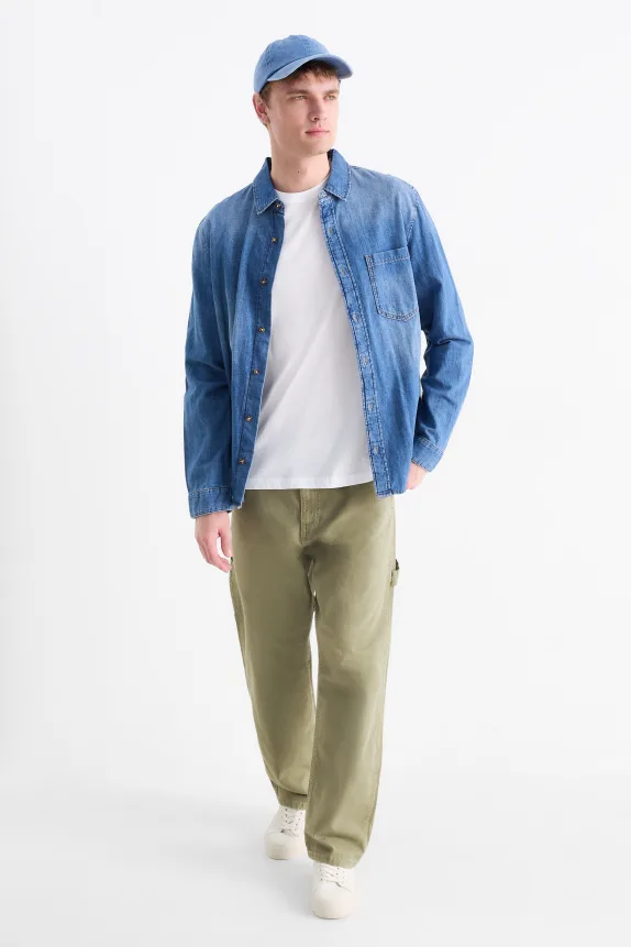 Relaxed jeans light green