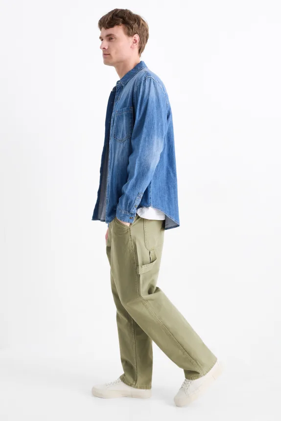 Relaxed jeans light green