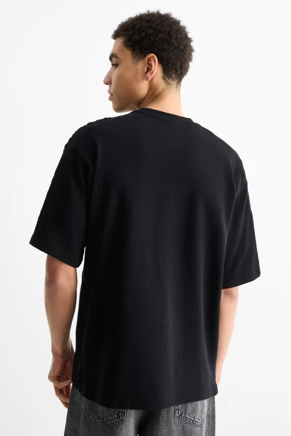 T-shirt - oversized black