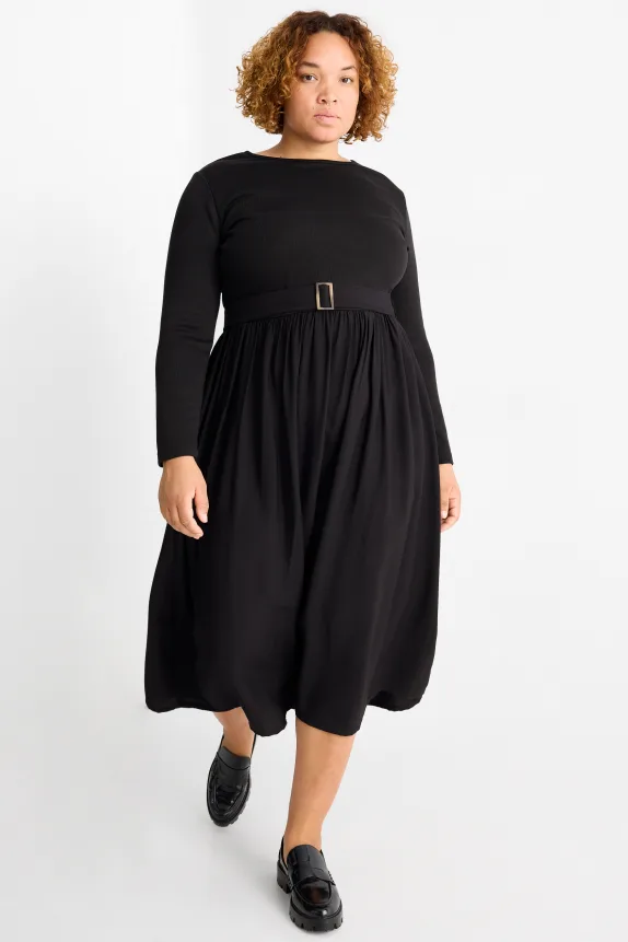 Fit & flare dress with belt black