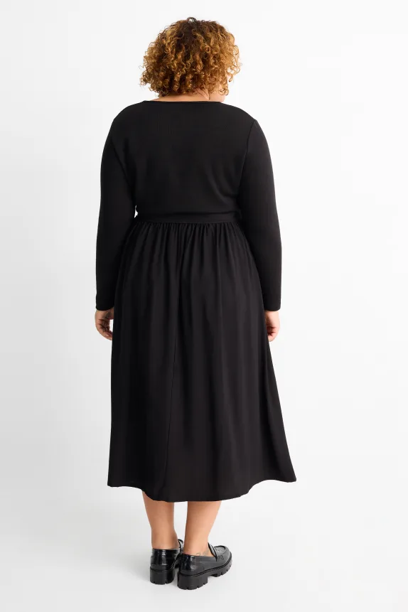 Fit & flare dress with belt black
