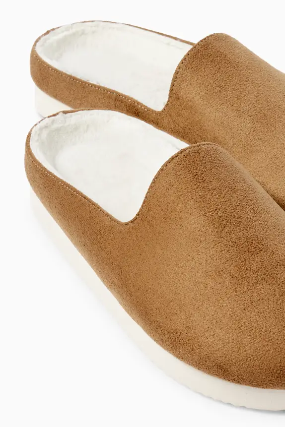 Slippers - faux suede light brown
