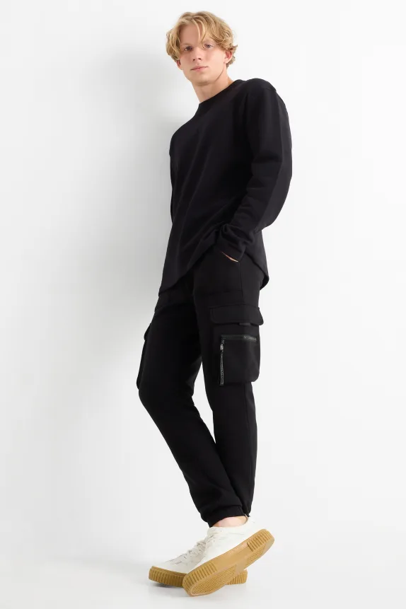 Cargo joggers black