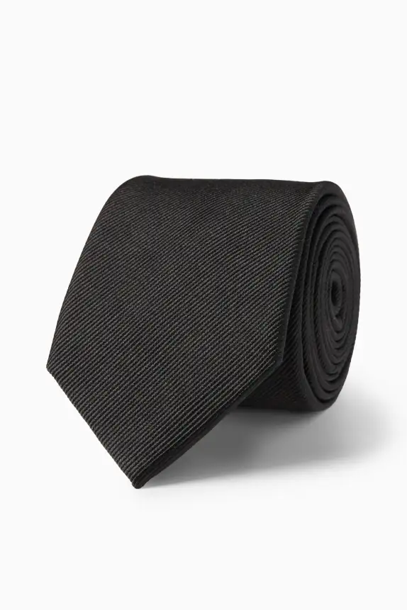 Silk tie black