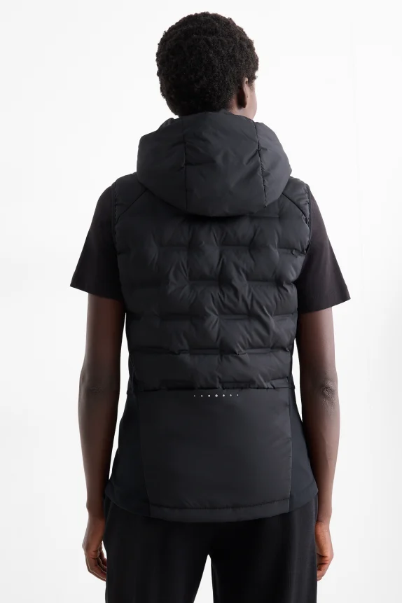 Technical quilted gilet with hood black