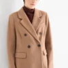 Coat light brown