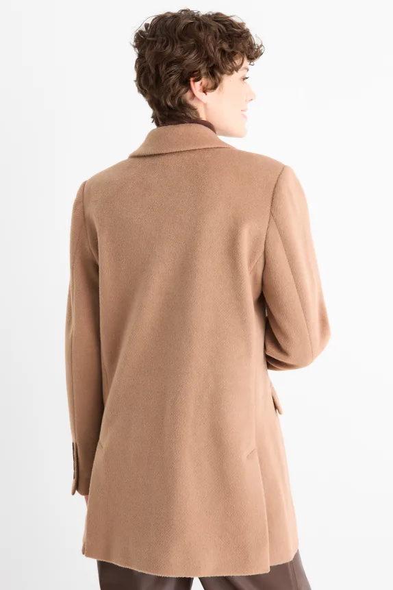 Coat light brown